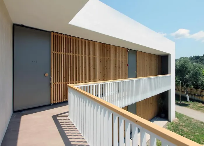 アパートホテル Ecosuites トロニ