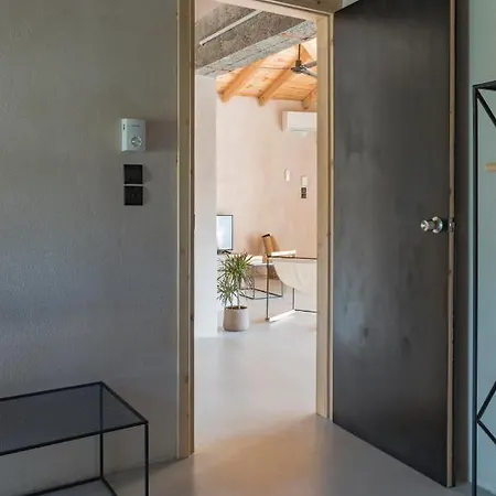 מלון דירות Ecosuites 3*