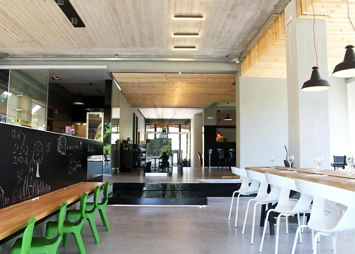 מלון דירות Ecosuites 4*